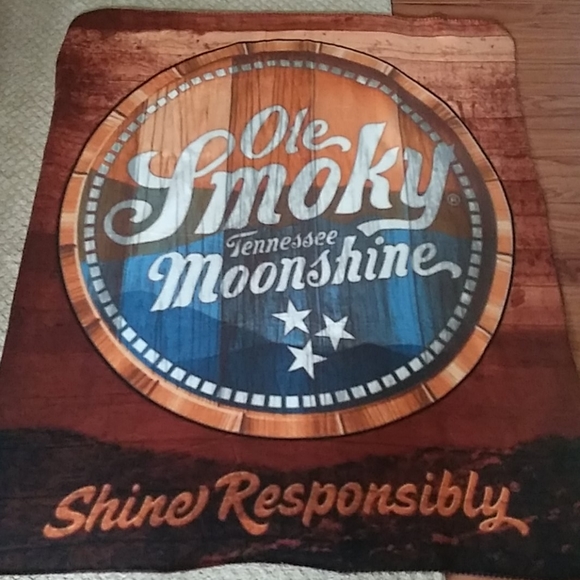 ole Smoky Other - Ole Smoky Tennessee Moonshine Fleece Blanket